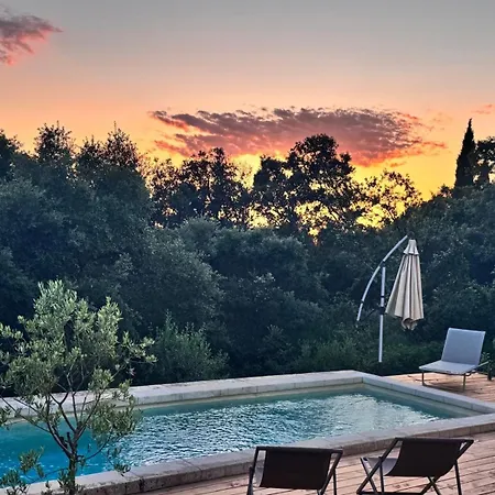 Maison De Charme Uzes Piscine 6 A 7 Personnes En Pleine Nature 别墅 *